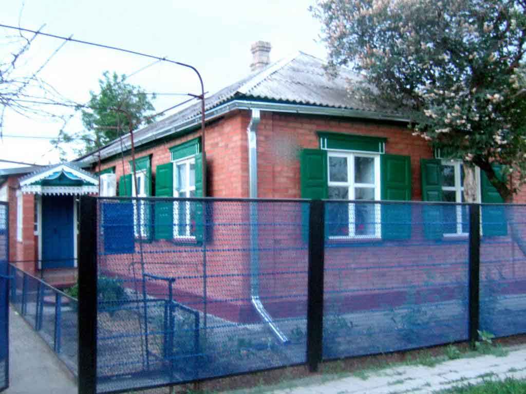 ст. Ленинградская дома Краснодарский край
